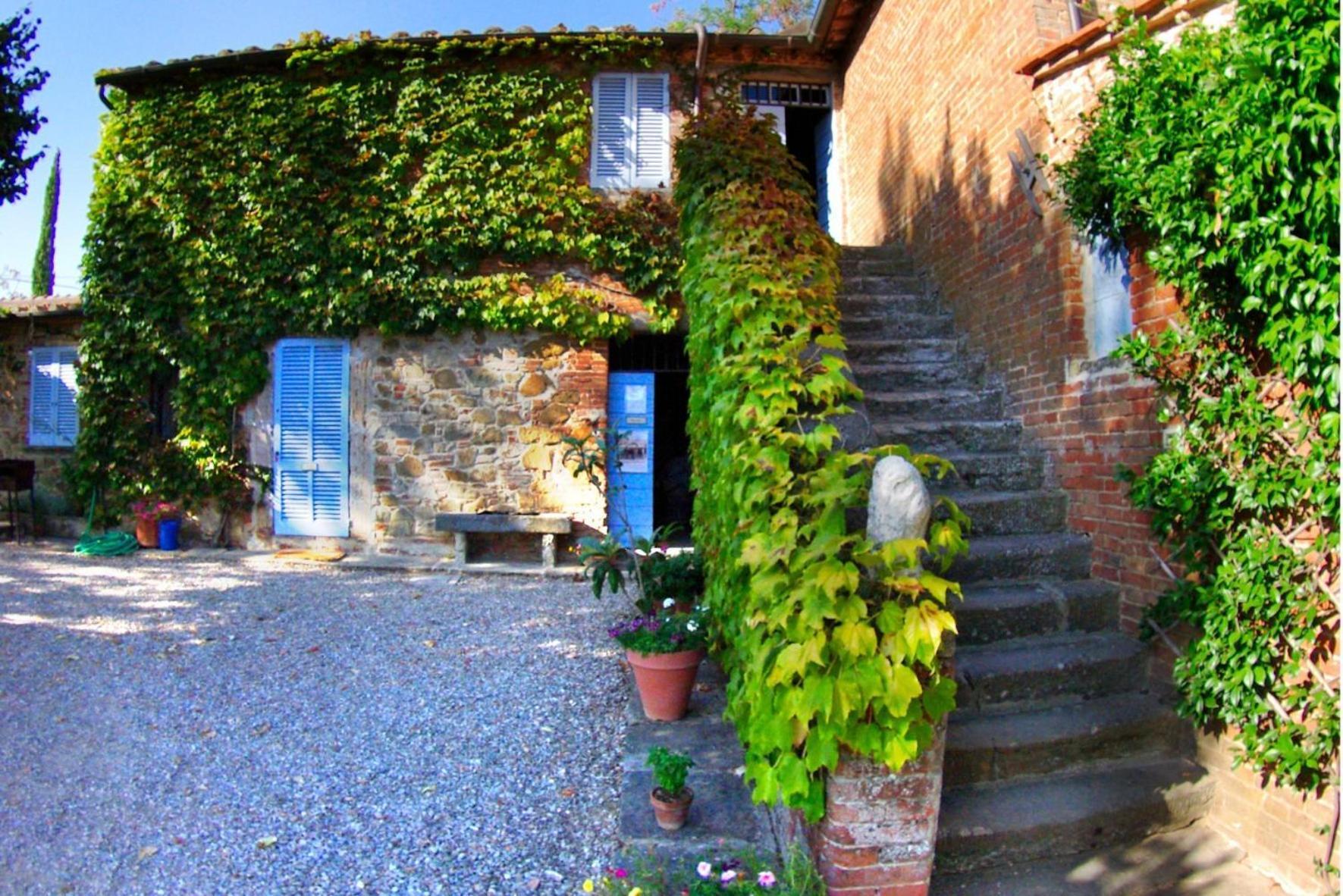 Agriturismo Fattoria Santa Vittoria Pozzo  Exterior photo